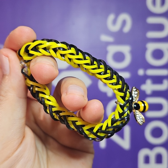 9yr old Zofia's handmade bracelets - Picture 9 of 16